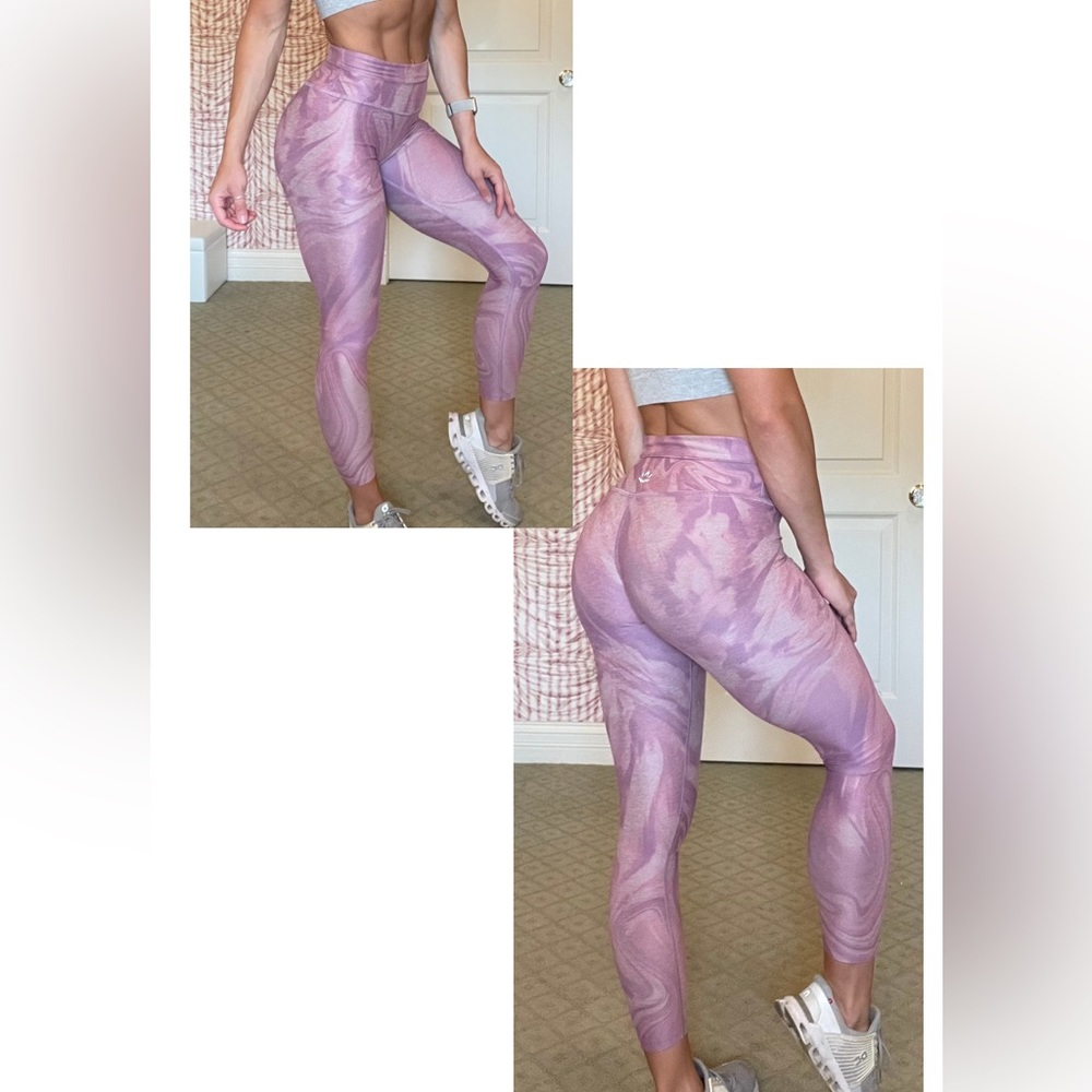 Beyond Yoga pink swirl legging